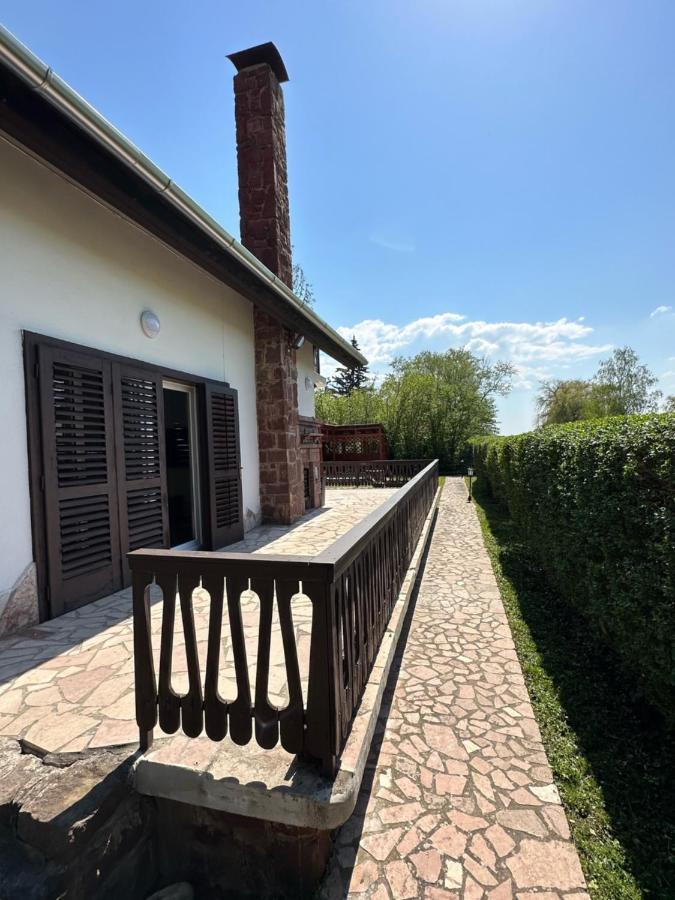 Hangulatos Balaton Parti Nyaralo Révfülöp Buitenkant foto